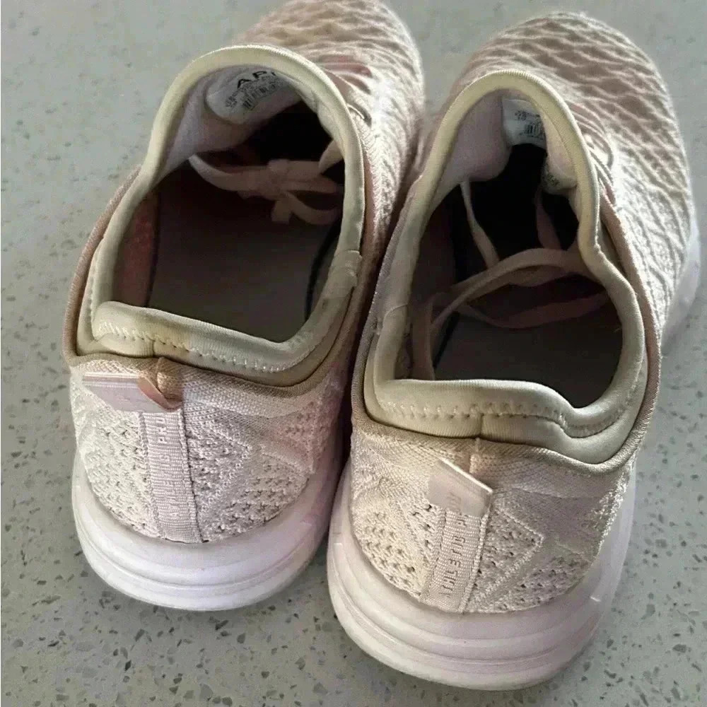 Women’s APL Techloom Phantom blush colored tennis shoe size 10 - Picture 6 of 7